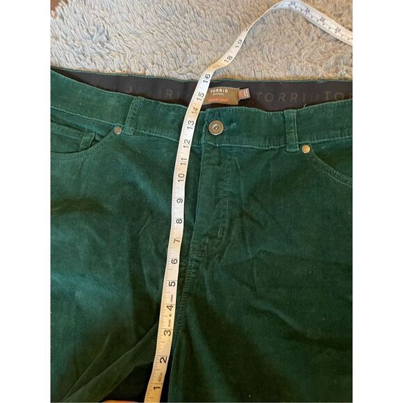 Torrid bombshell skinny corduroy green pants size 26 - Picture 8 of 8